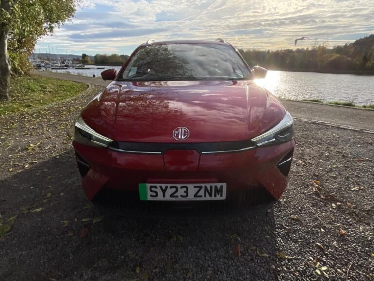 MG MG5 61.1kWh Trophy Auto 5dr