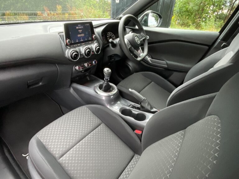 Nissan Juke 1.0 DIG-T Acenta 5-Door Hatchback