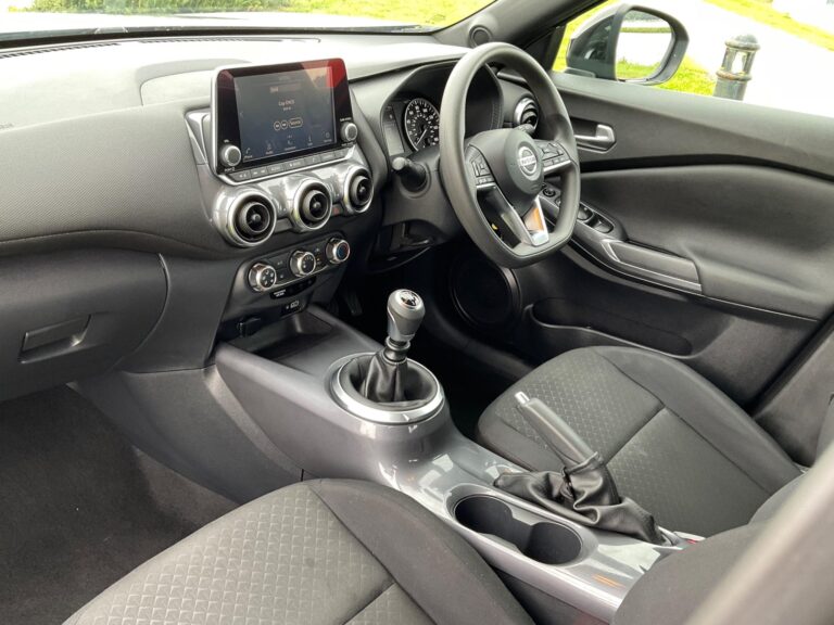 Nissan Juke 1.0 DIG-T Acenta 5-Door Hatchback