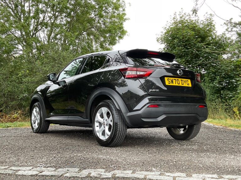 Nissan Juke 1.0 DIG-T N-Connecta 5-Door Hatchback