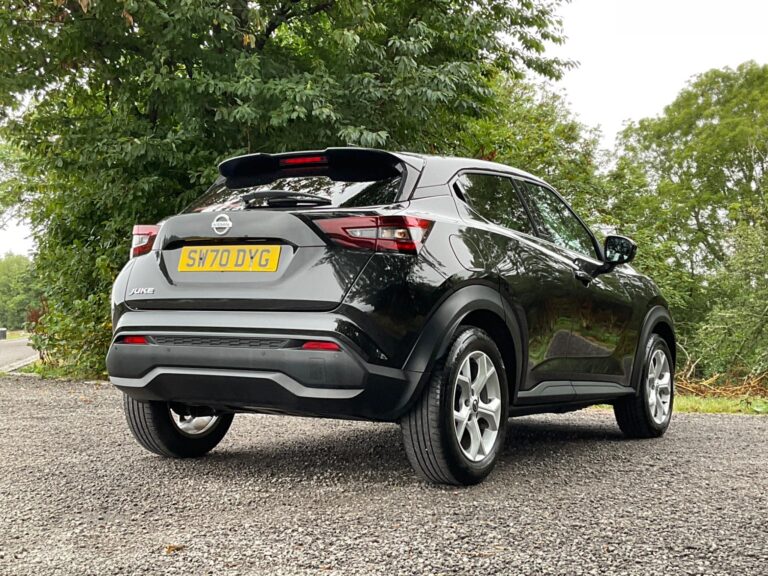 Nissan Juke 1.0 DIG-T N-Connecta 5-Door Hatchback