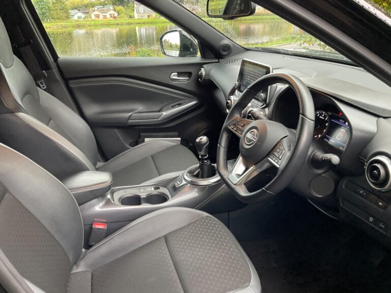 Nissan Juke 1.0 DIG-T N-Connecta (114ps) 5-Door Hatchback