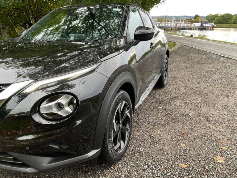 Nissan Juke 1.0 DIG-T N-Connecta (114ps) 5-Door Hatchback